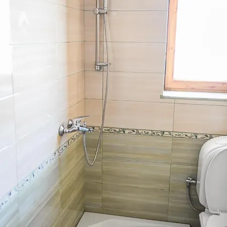 Lori House * Berat