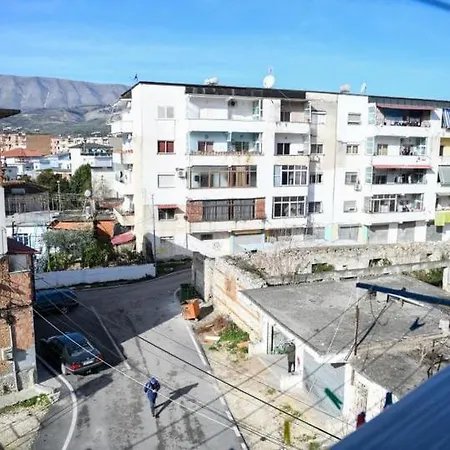 Lori House * Berat